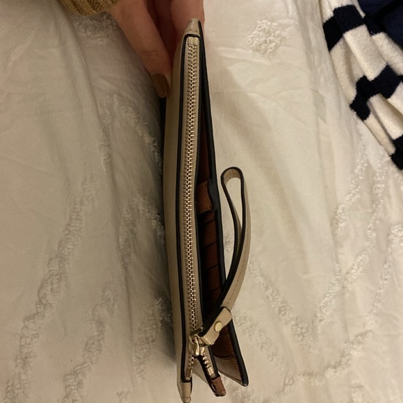 Kate spade wristlet - Picture 3 of 4